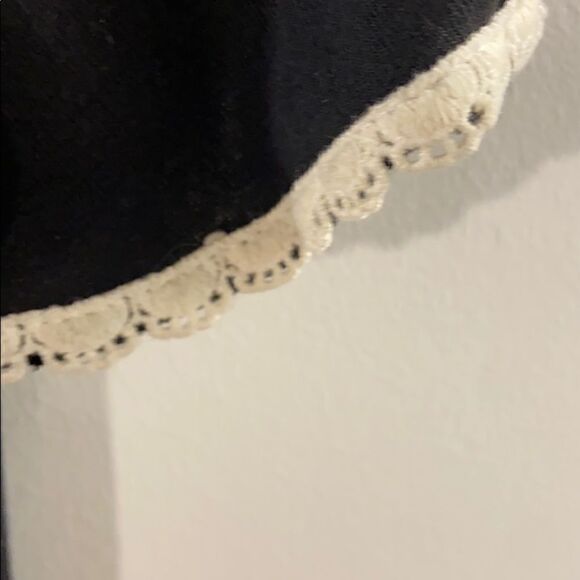 PapillonāVancouver/LAā
Beadedā
FloralĀ Dress - Picture 4 of 8